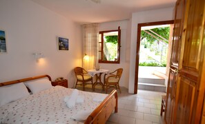 Family Studio | Pillowtop beds, in-room safe, iron/ironing board, free WiFi - Kipos (Thasos)