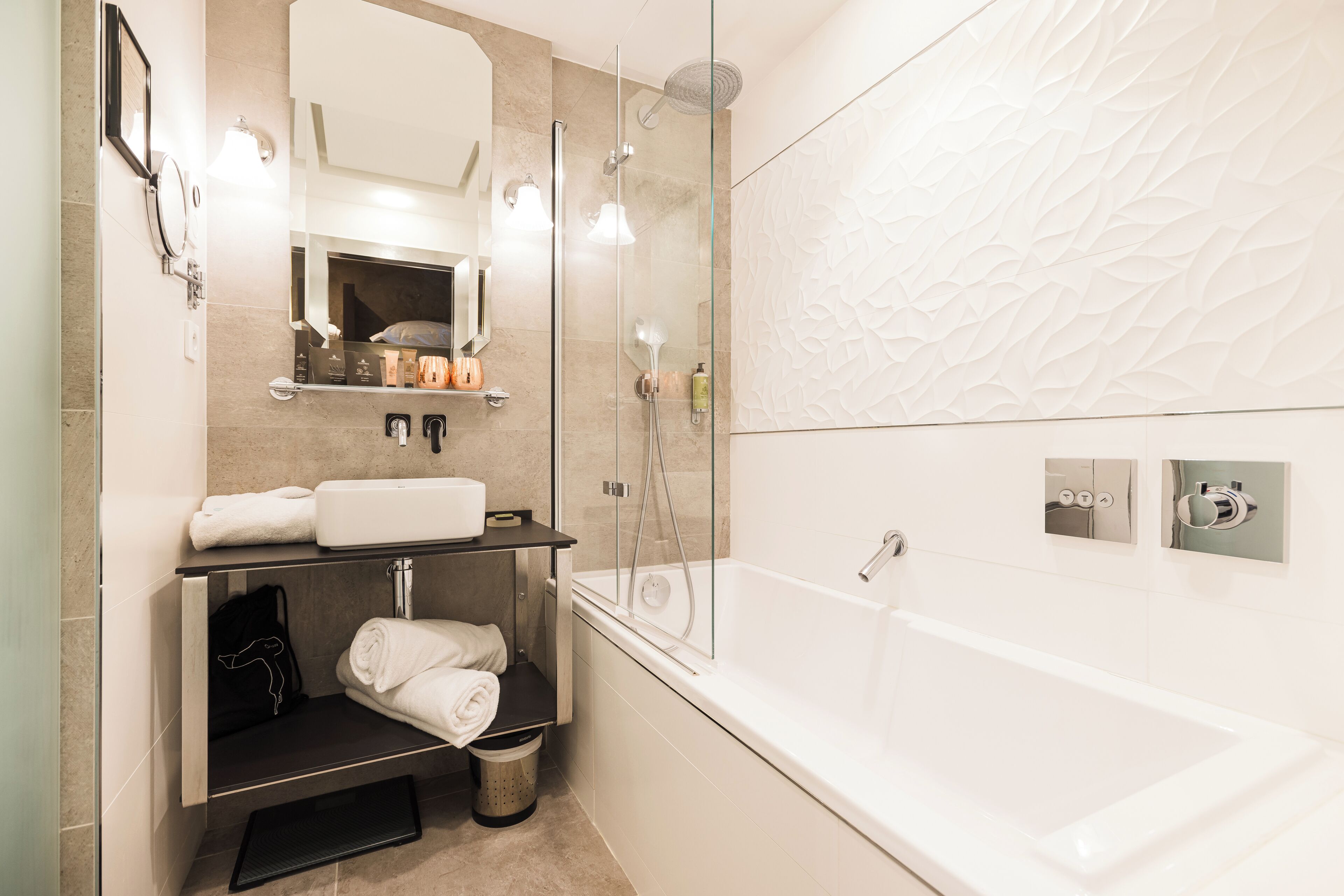 room (executive premier) | bathroom | free toiletries, hair dryer, bathrobes, slippers