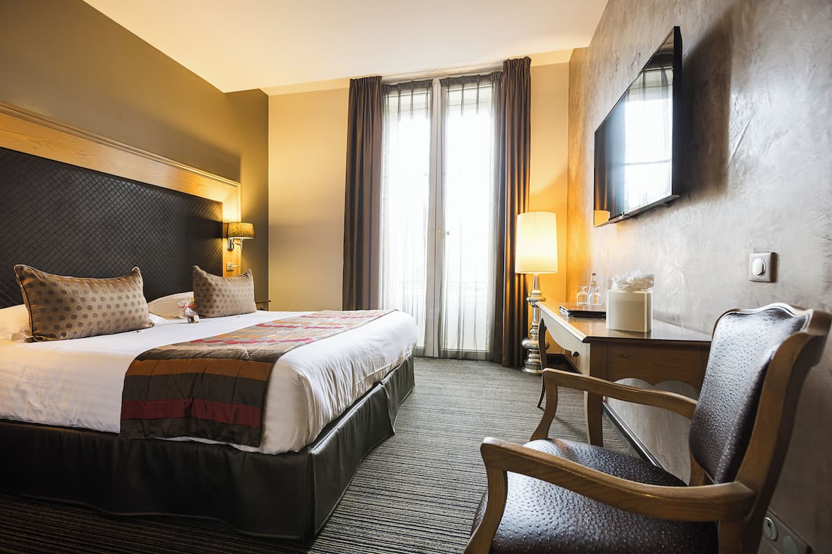 Habitación (Executive Premier) | Ropa de cama de alta calidad, minibar, caja fuerte y escritorio