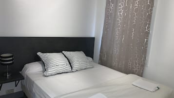 Doppelzimmer | Schreibtisch, Bügeleisen/Bügelbrett, Zustellbetten, kostenloses WLAN