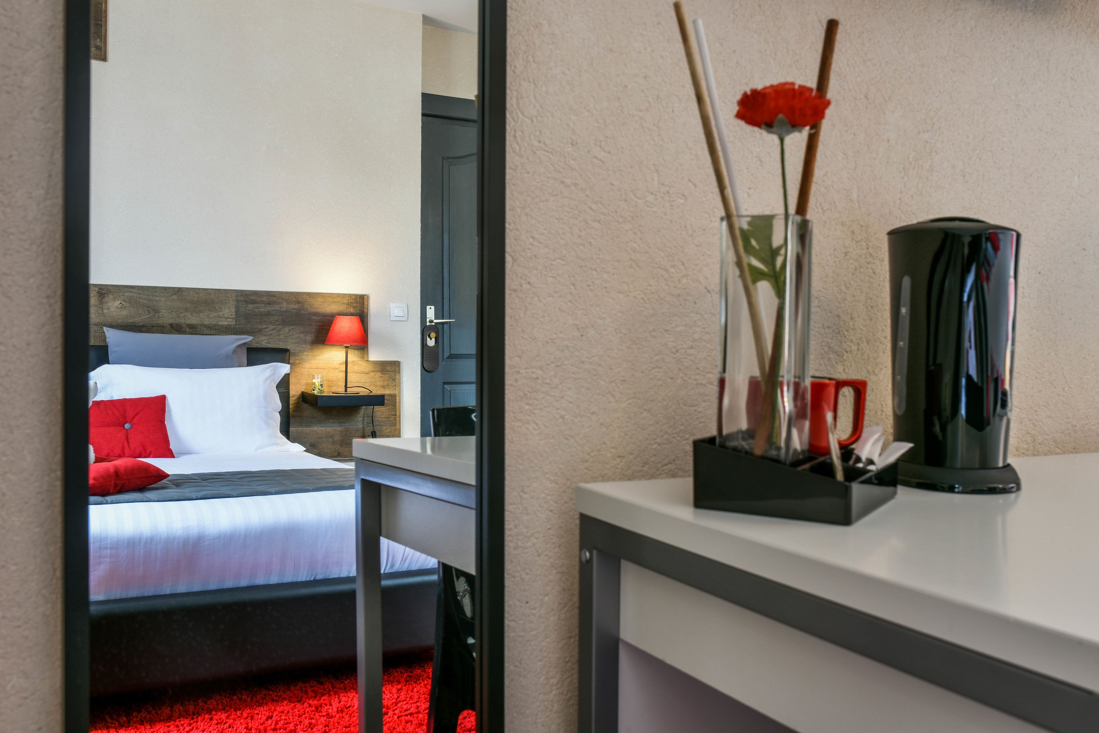 double room | desk, laptop workspace, free wifi, bed sheets