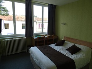 シングルルーム | デスク、防音設備、アイロン / アイロン台、WiFi (無料)