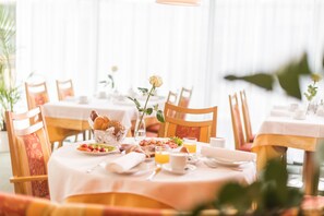 Free daily buffet breakfast - Tubris (Campo Tures)