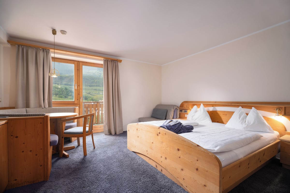 Economy-Doppel- oder -Zweibettzimmer | 1 Schlafzimmer, Zimmersafe, Schreibtisch, schallisolierte Zimmer