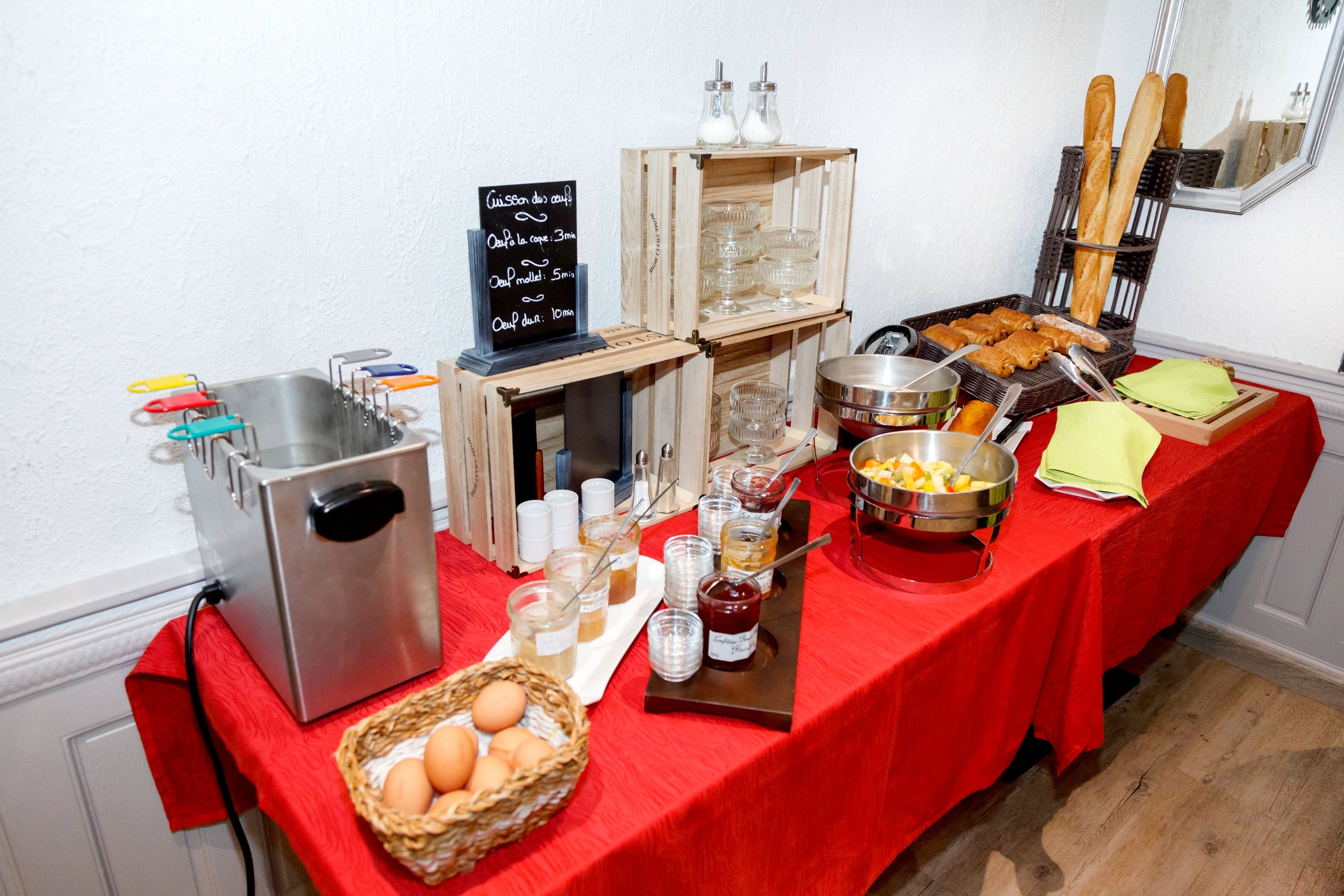 daily continental breakfast (eur 10.50 per person)