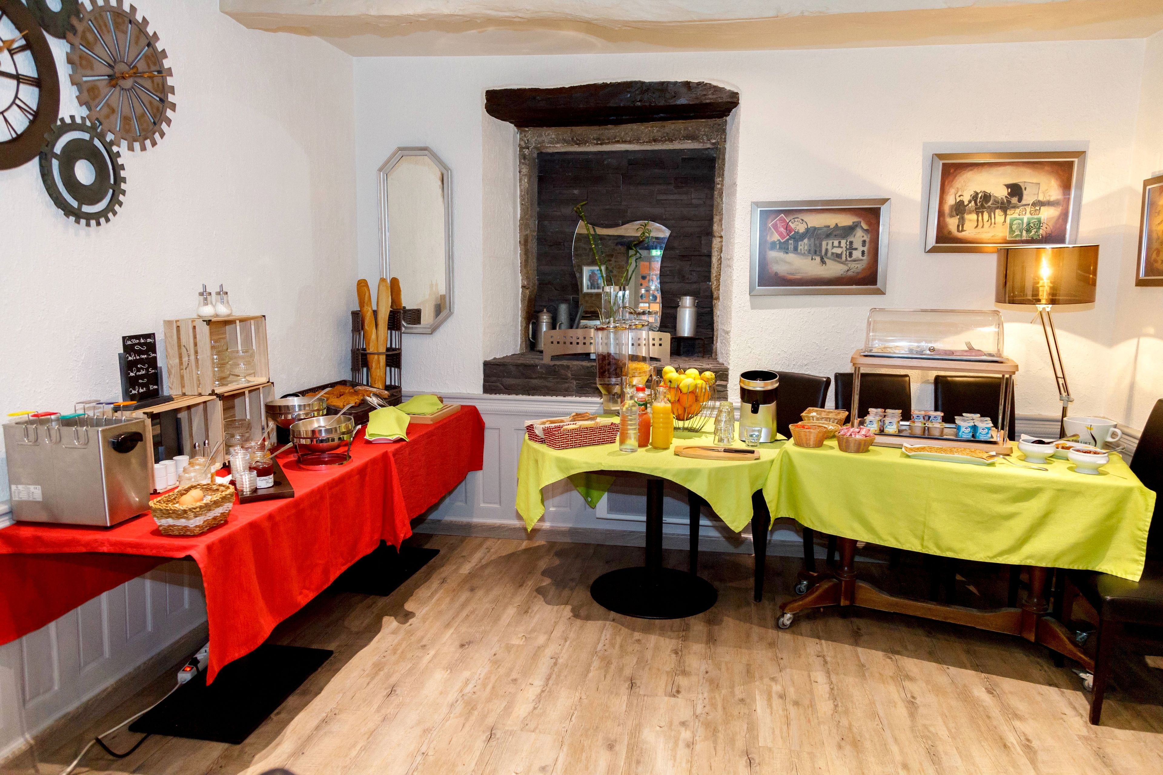 daily continental breakfast (eur 10.50 per person)