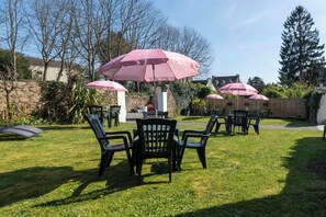 Garden - Auberge du Cheval Blanc (Baud)