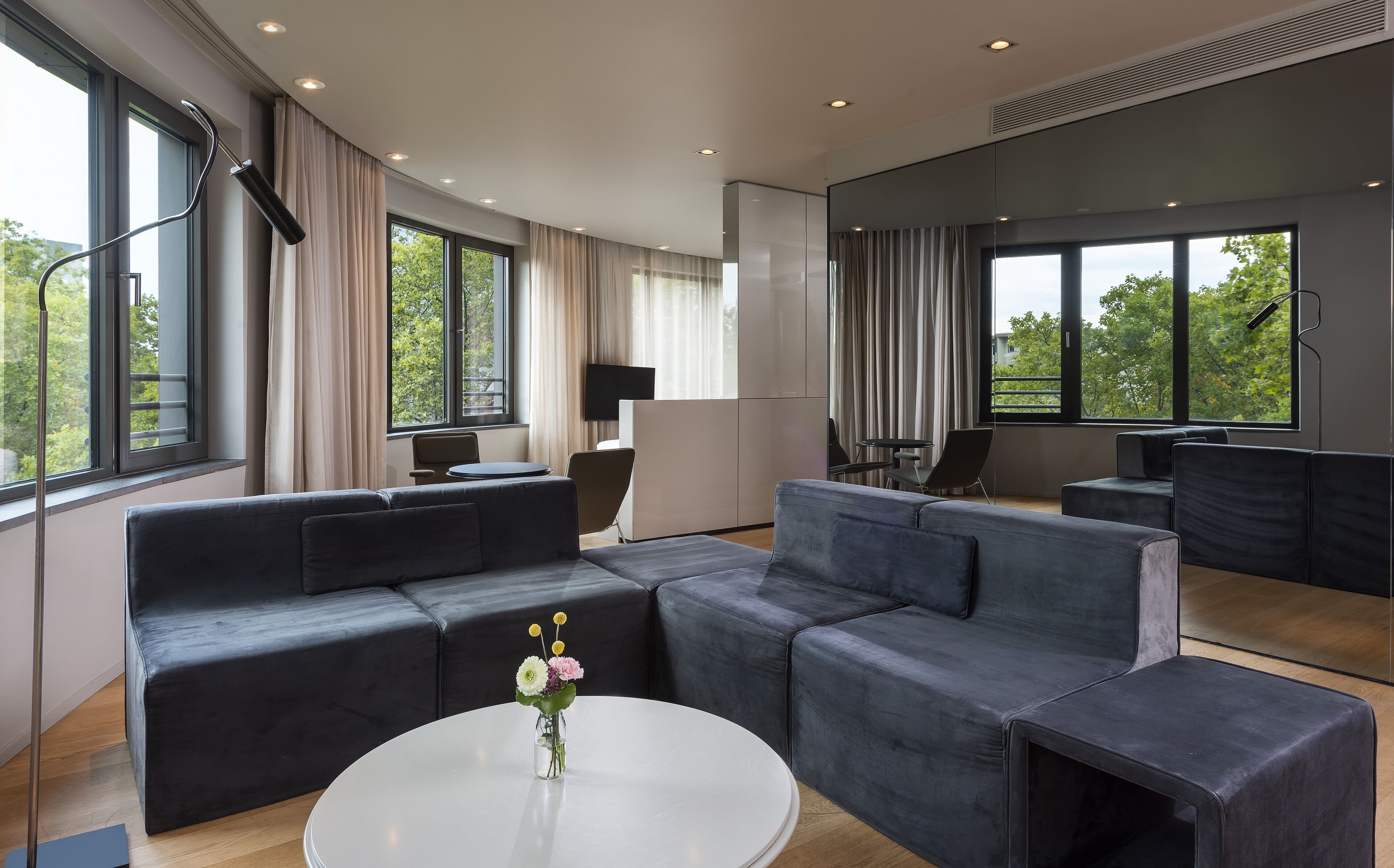 junior suite (59qm) | living area | flat-screen tv