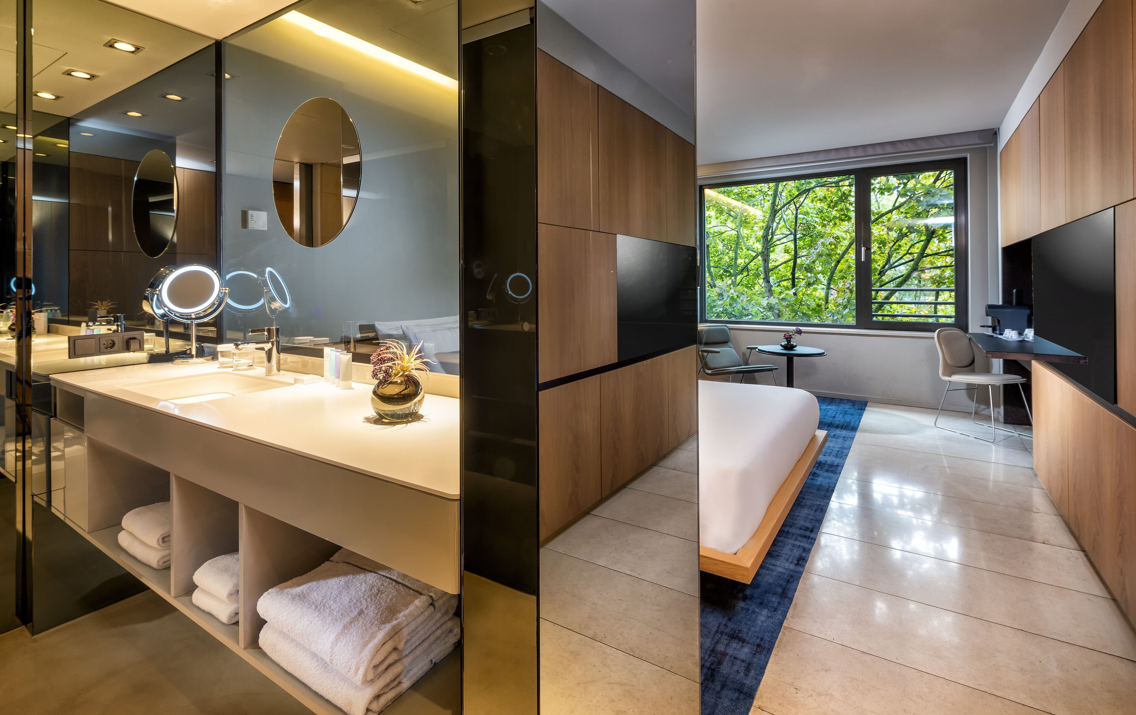 deluxe double room | bathroom | free toiletries, hair dryer, slippers, towels