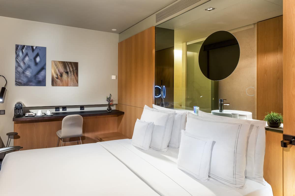 Family Room, 2 Bedrooms | 1 bedroom, hypo-allergenic bedding, in-room safe, desk