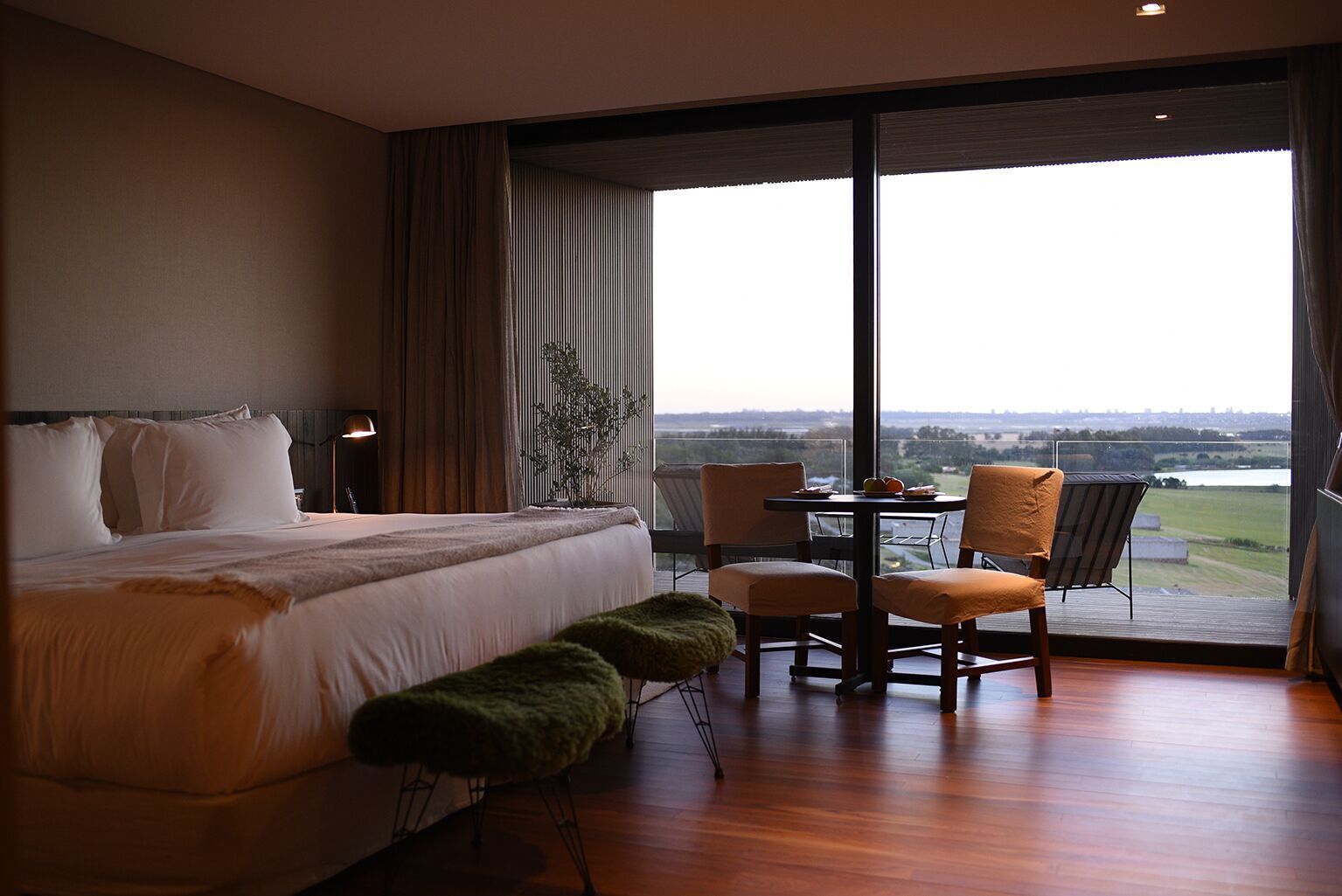 Egyptian cotton sheets, premium bedding, memory foam beds, minibar