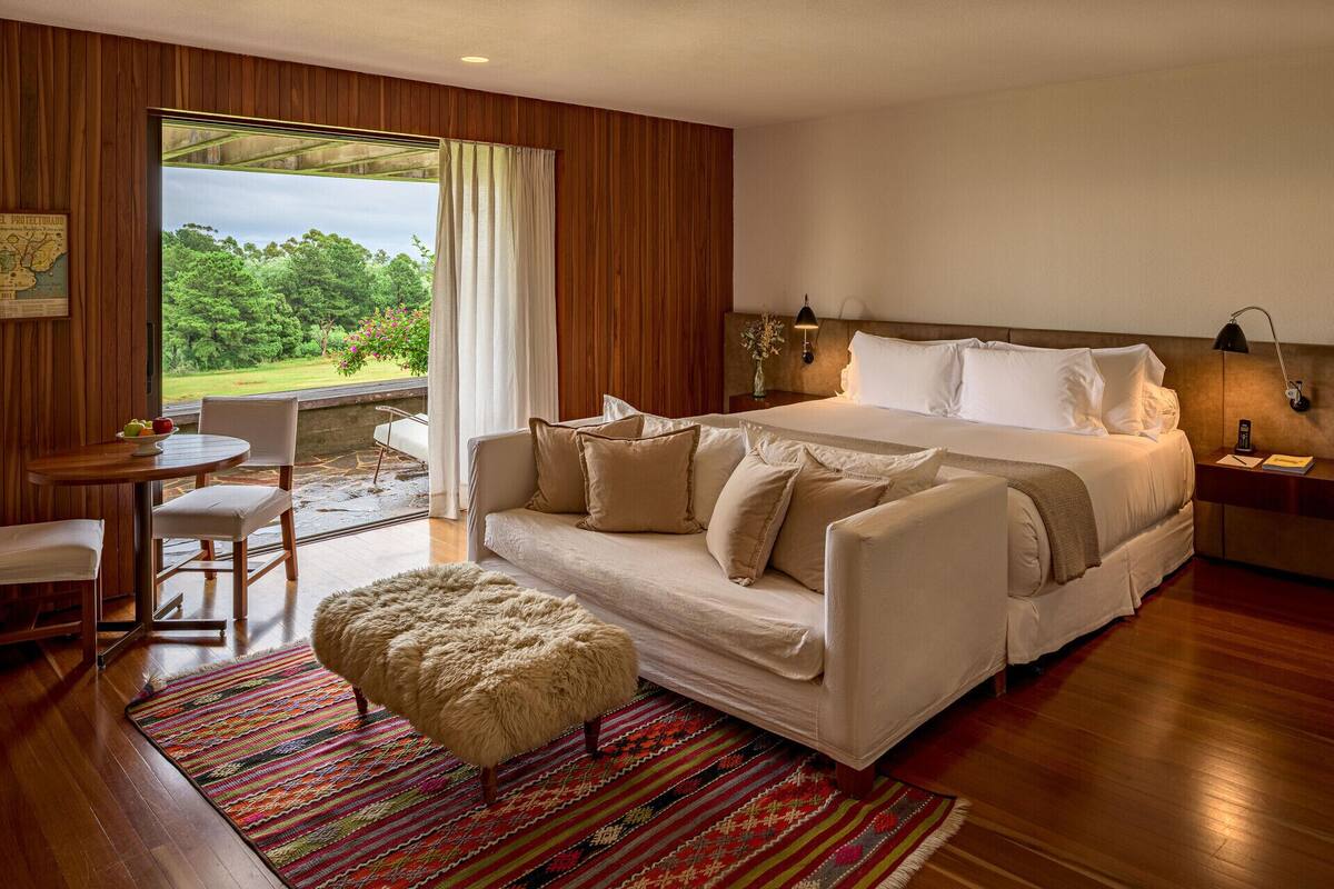 Egyptian cotton sheets, premium bedding, memory foam beds, minibar
