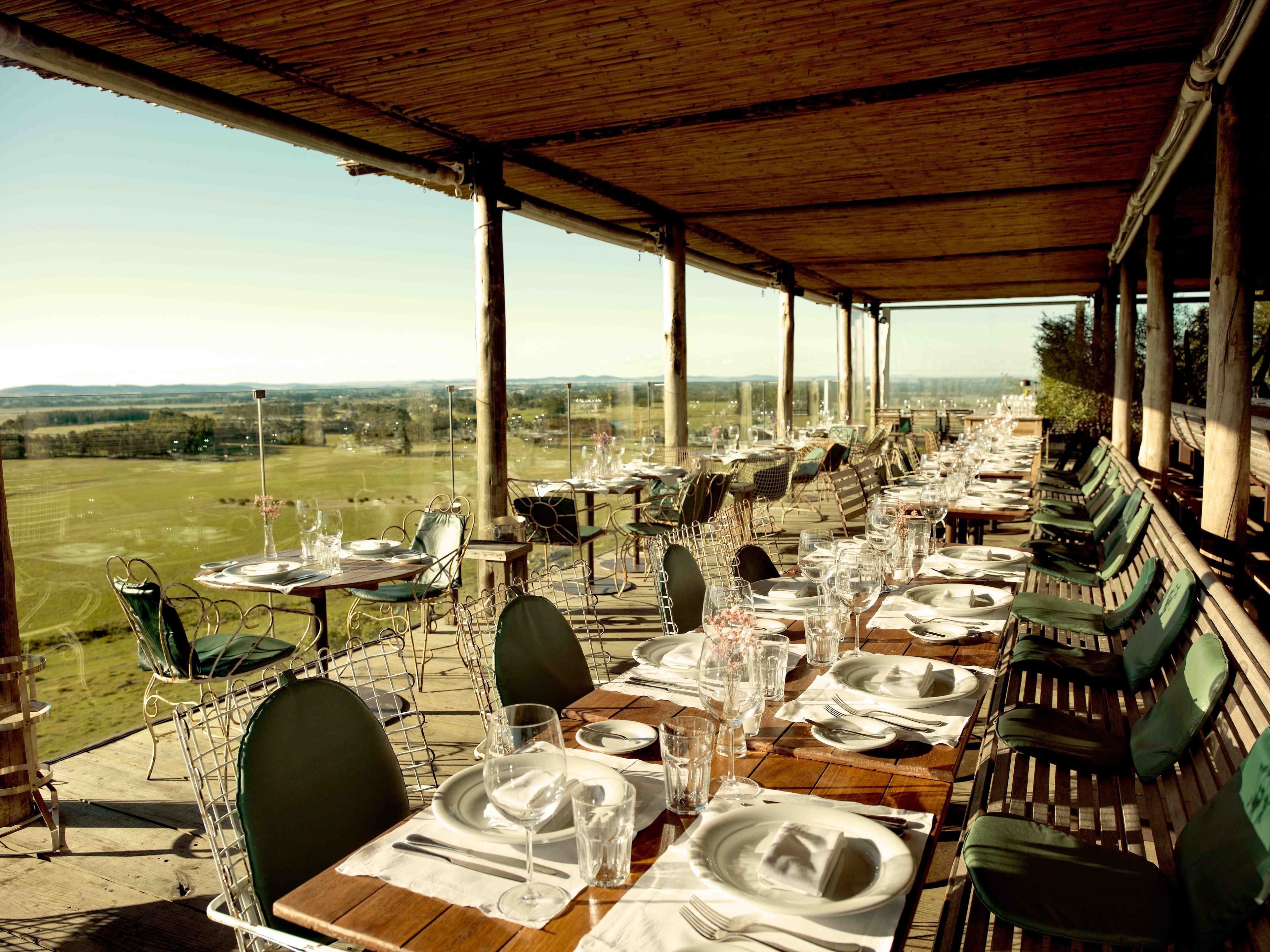 2 restaurants, breakfast, lunch, dinner served; italian cuisine