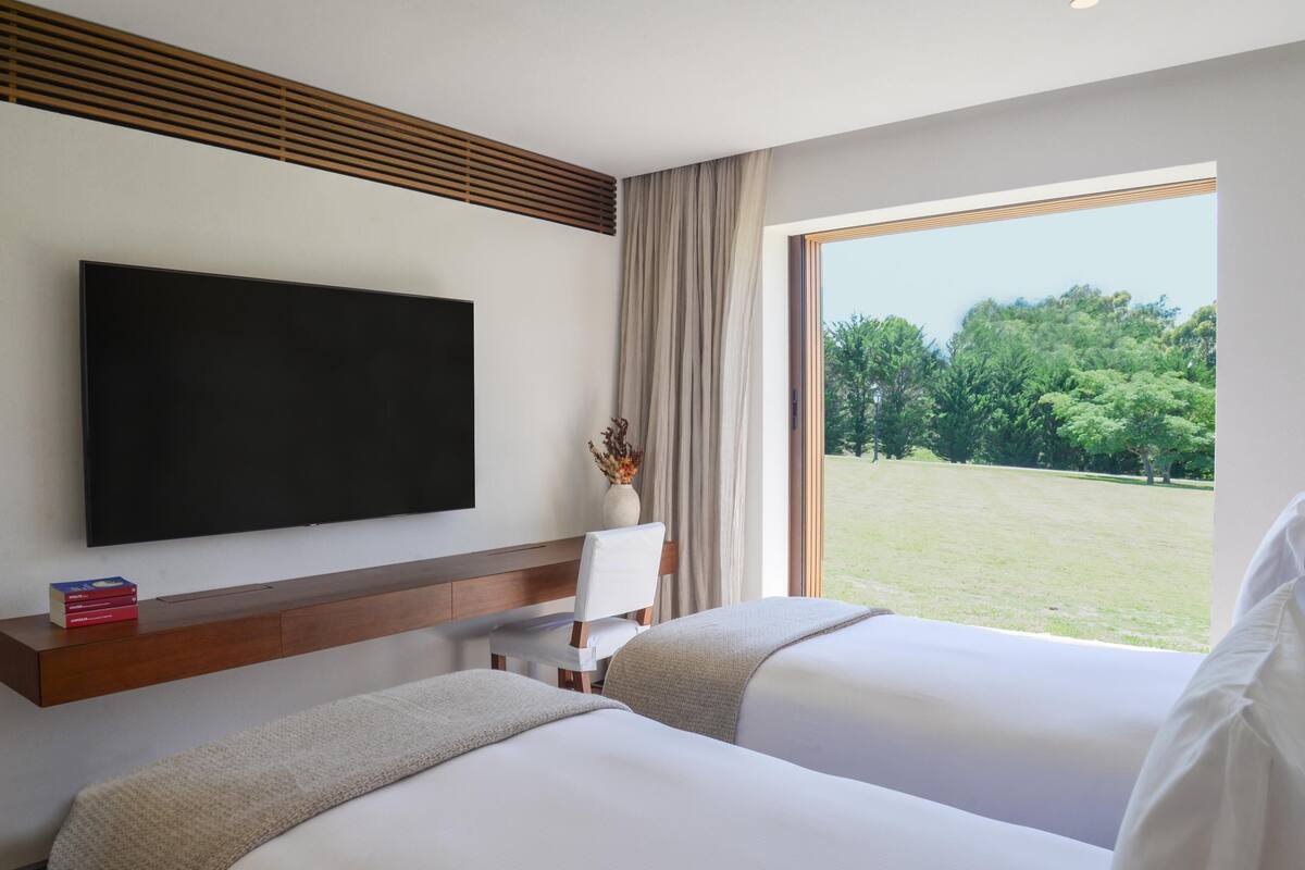 Egyptian cotton sheets, premium bedding, memory foam beds, minibar
