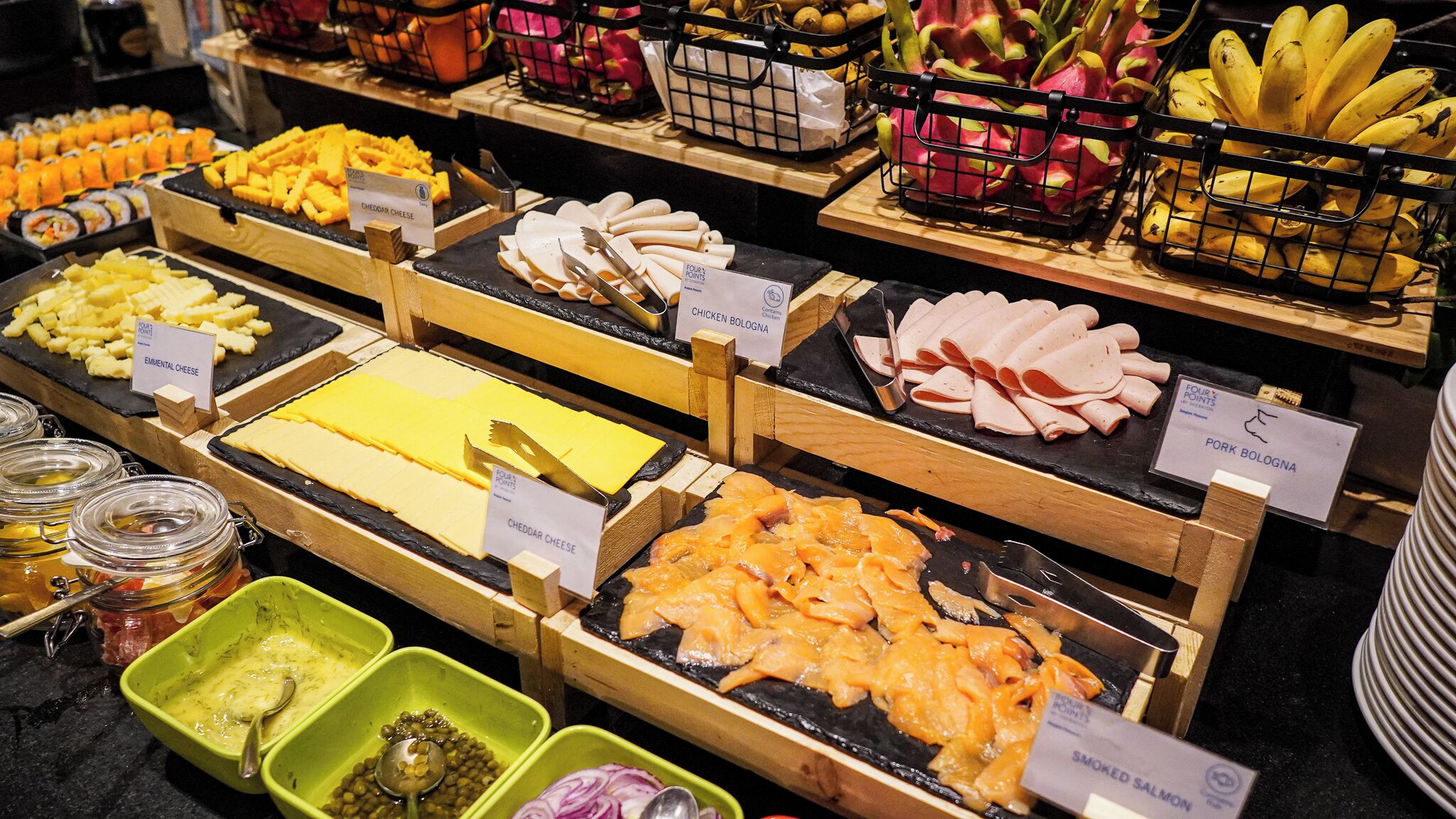 Café da manhã com buffet todos os dias (THB 530 por pessoa) 