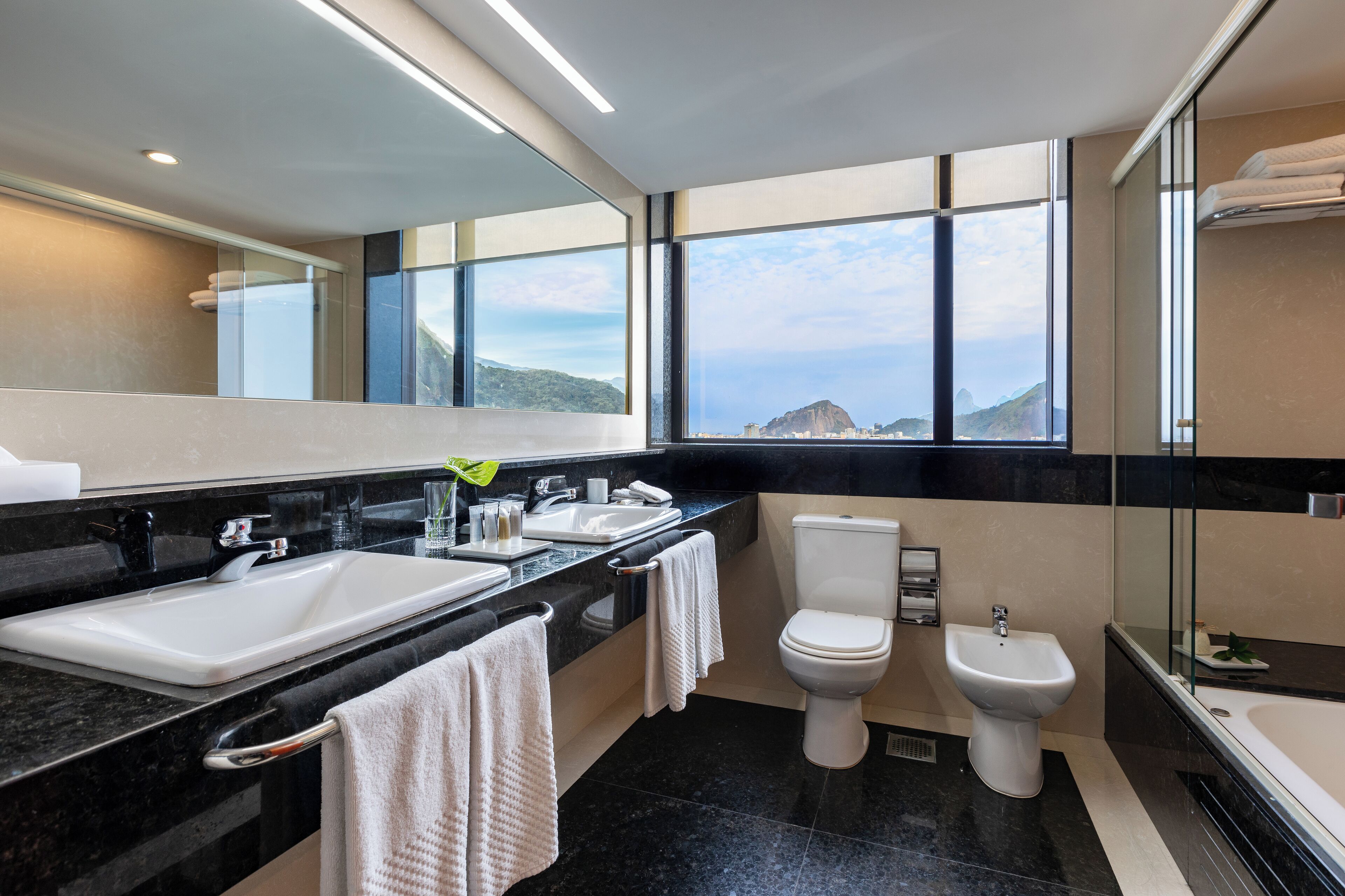 executive suite, 1 king bed, club lounge access, oceanfront | bathroom | free toiletries, hair dryer, bathrobes, bidet