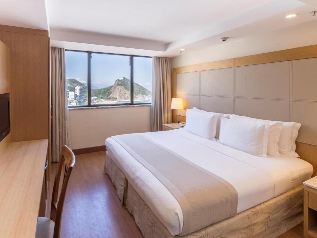 Hypo-allergenic bedding, minibar, in-room safe, individually decorated