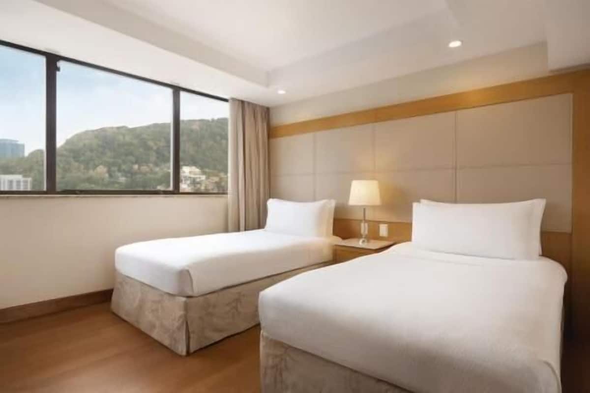 Hypo-allergenic bedding, minibar, in-room safe, individually decorated