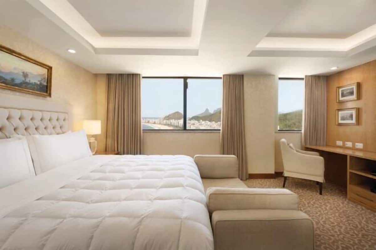 Hypo-allergenic bedding, minibar, in-room safe, individually decorated