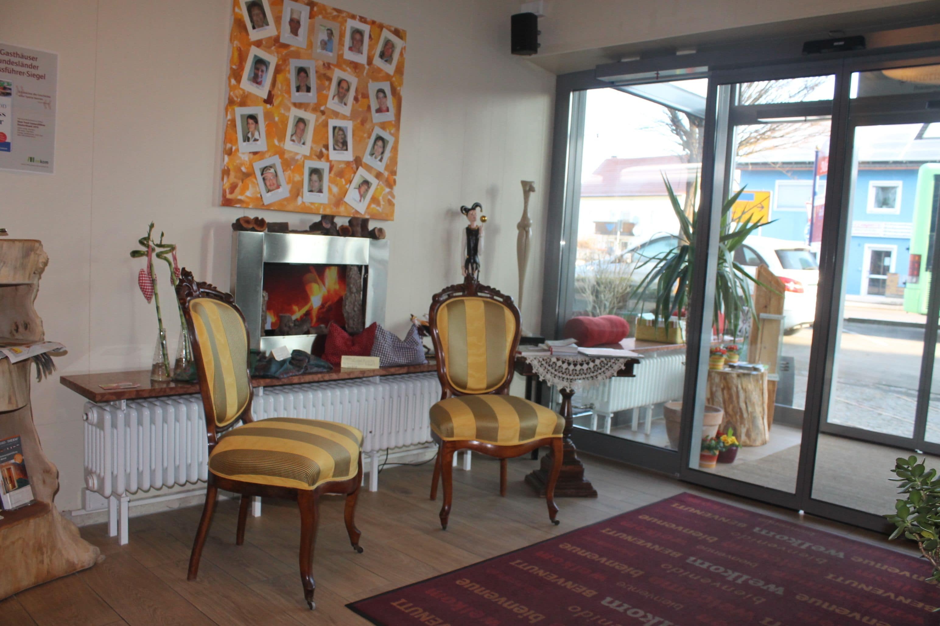 Lobby-Lounge