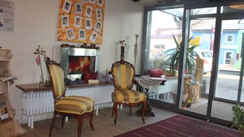 Lobby-Lounge