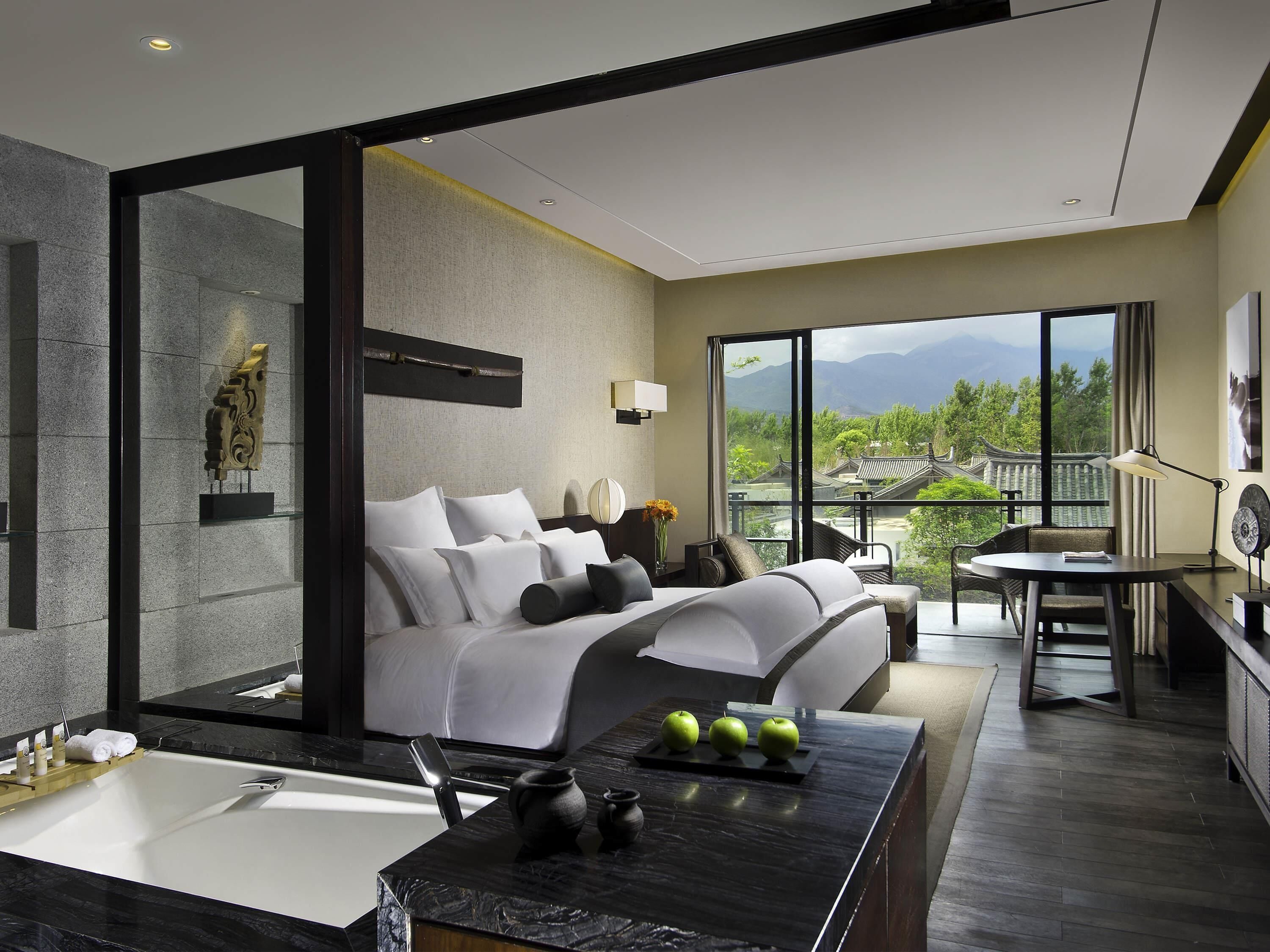 1 habitación, ropa de cama de alta calidad, cubrecamas y minibar 