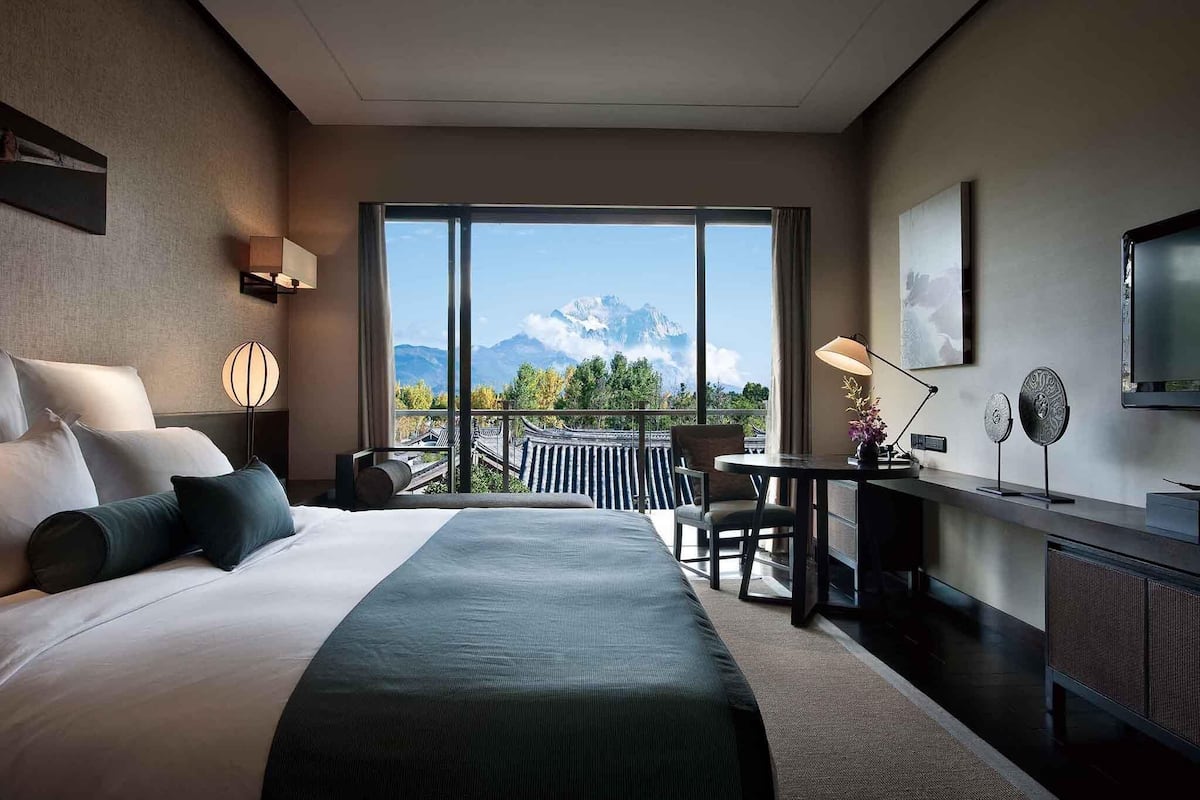 Deluxe-Zimmer, 1Â King-Bett, Bergblick | 1 Schlafzimmer, hochwertige Bettwaren, Daunenbettdecken, Minibar