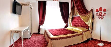 Minibar, in-room safe, desk, free cribs/infant beds