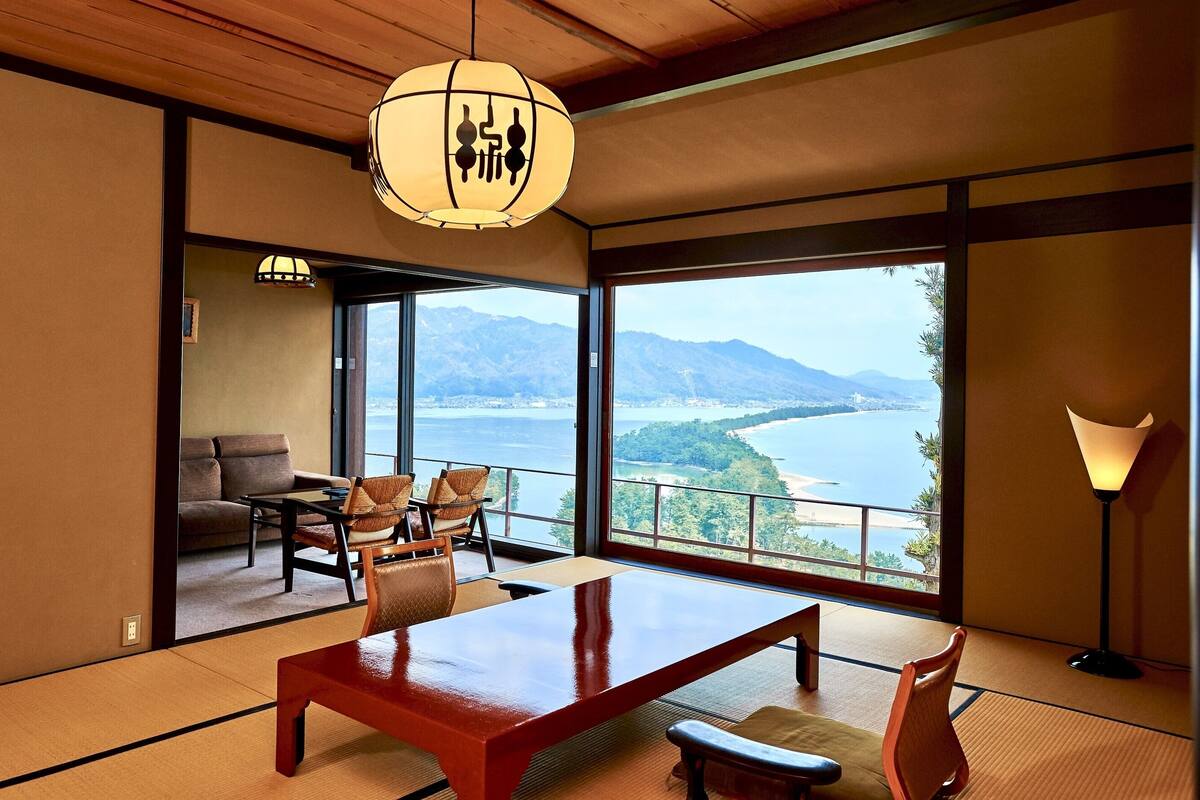 デラックス 和室 | 高級寝具、セーフティボックス (室内)、アラーム付き時計、ベッドシーツ