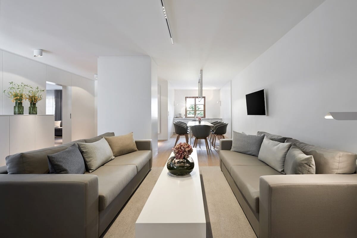 Suite, 2 habitaciones | Sala de estar | Televisión de pantalla plana 