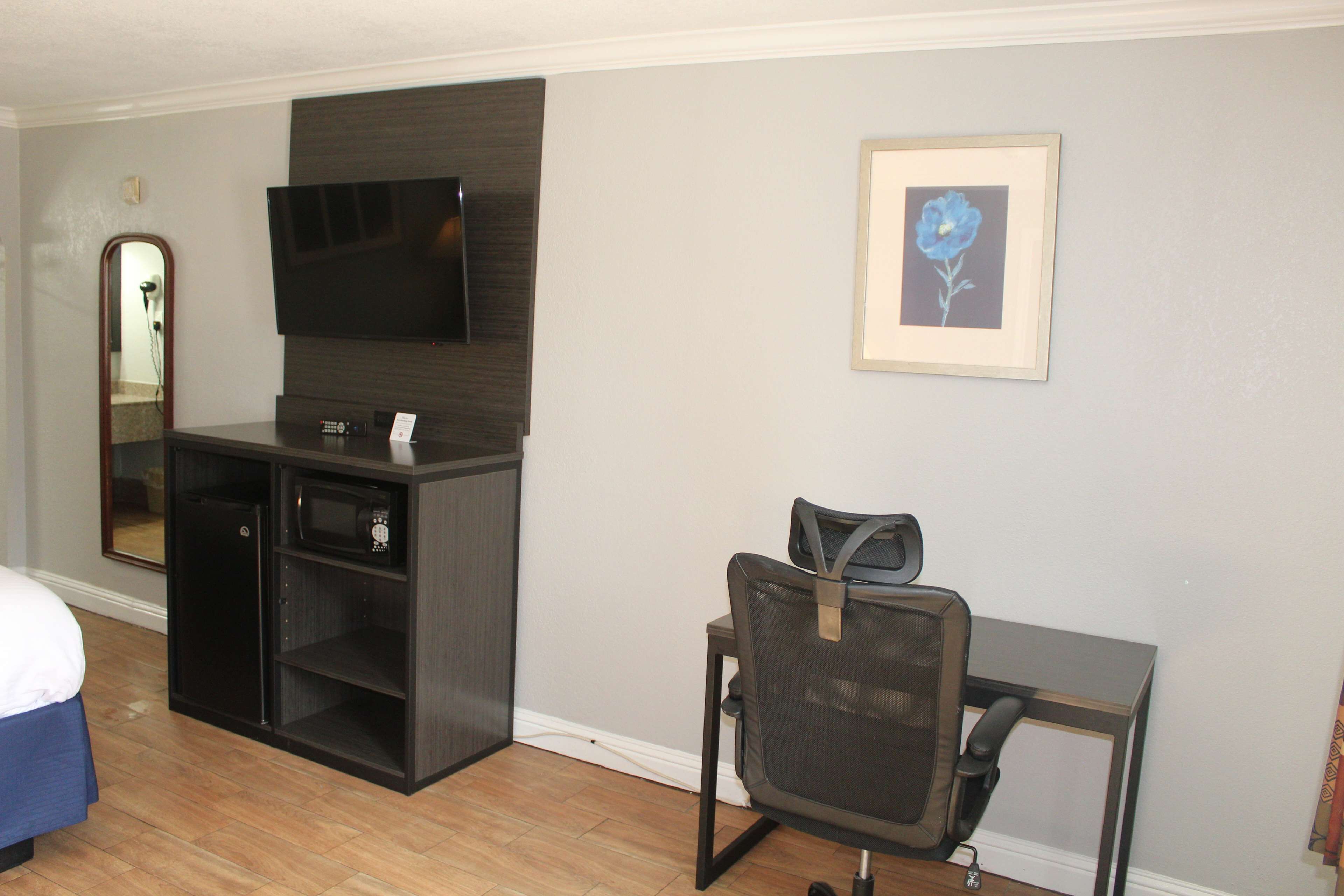 Photo - Americas Best Value Inn Medical Center Downtown