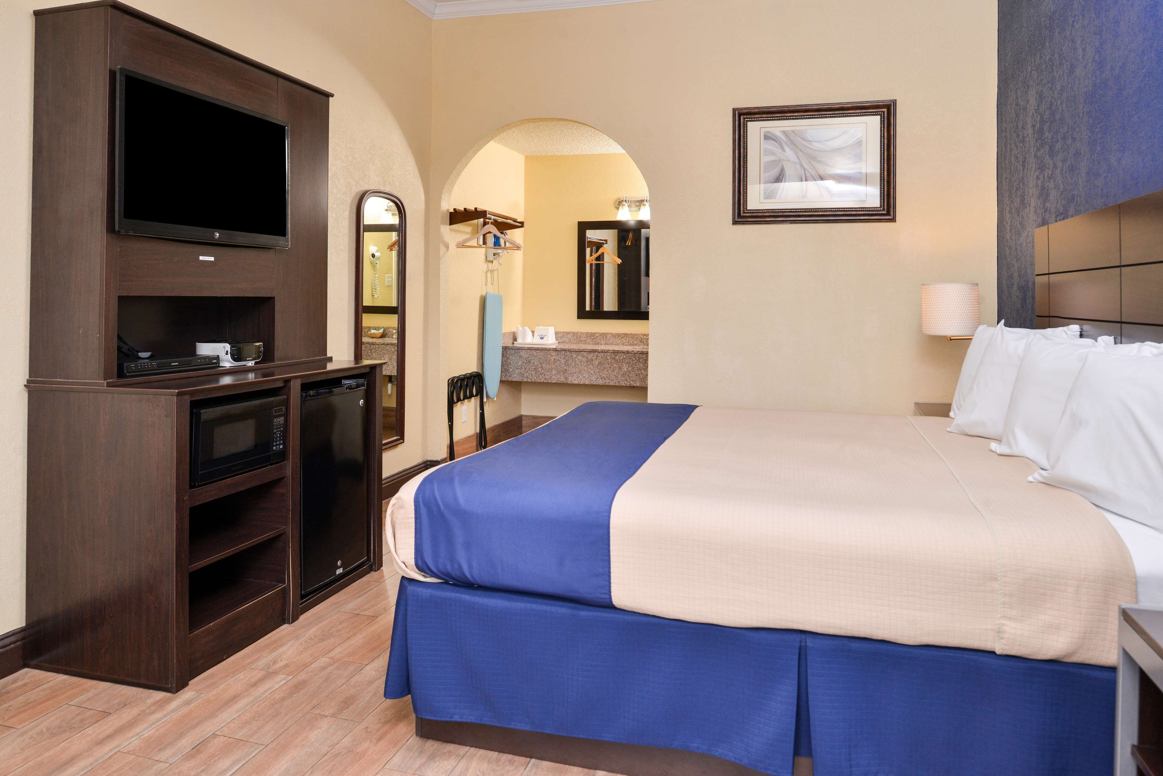 Photo - Americas Best Value Inn Medical Center Downtown