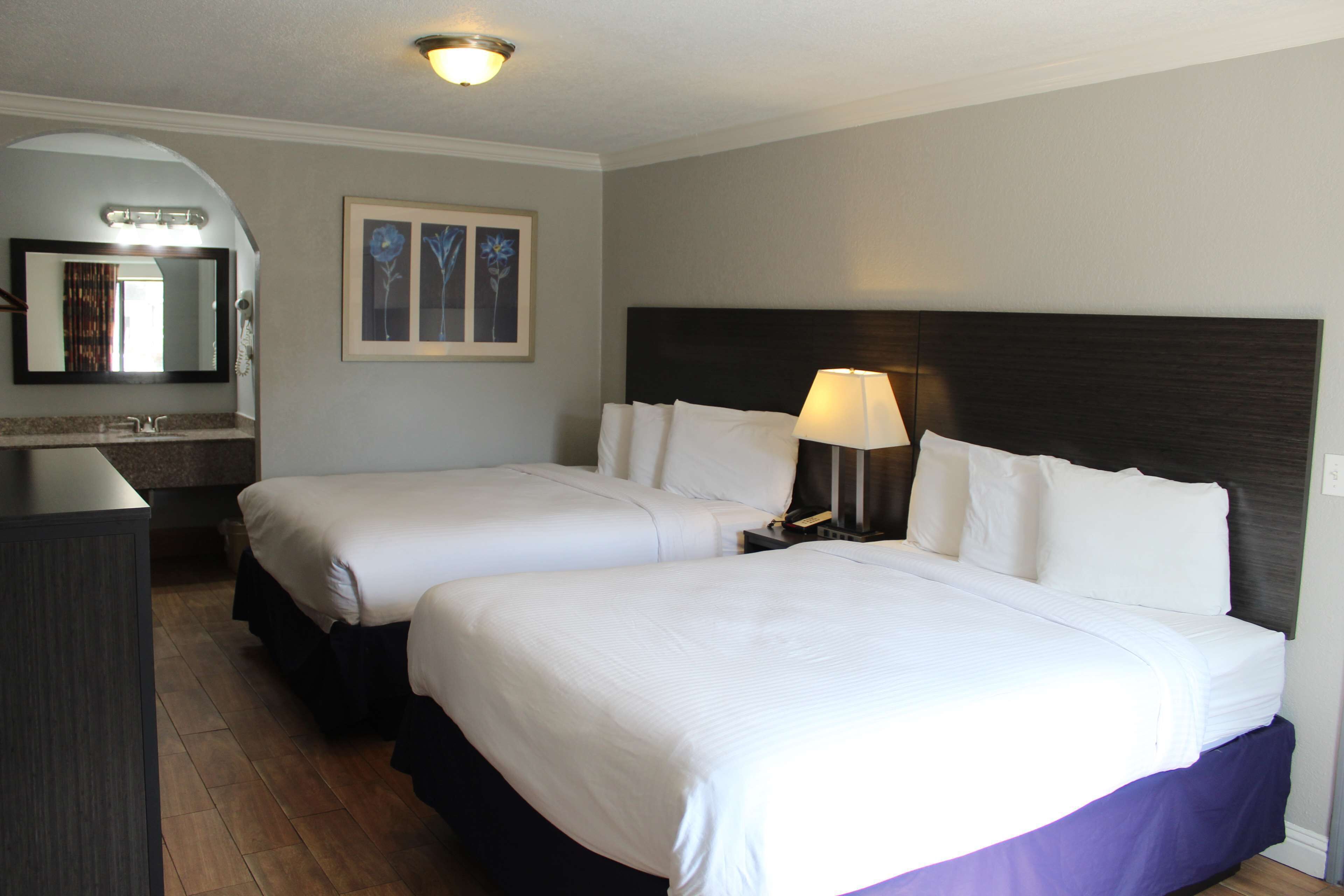 Photo - Americas Best Value Inn Medical Center Downtown