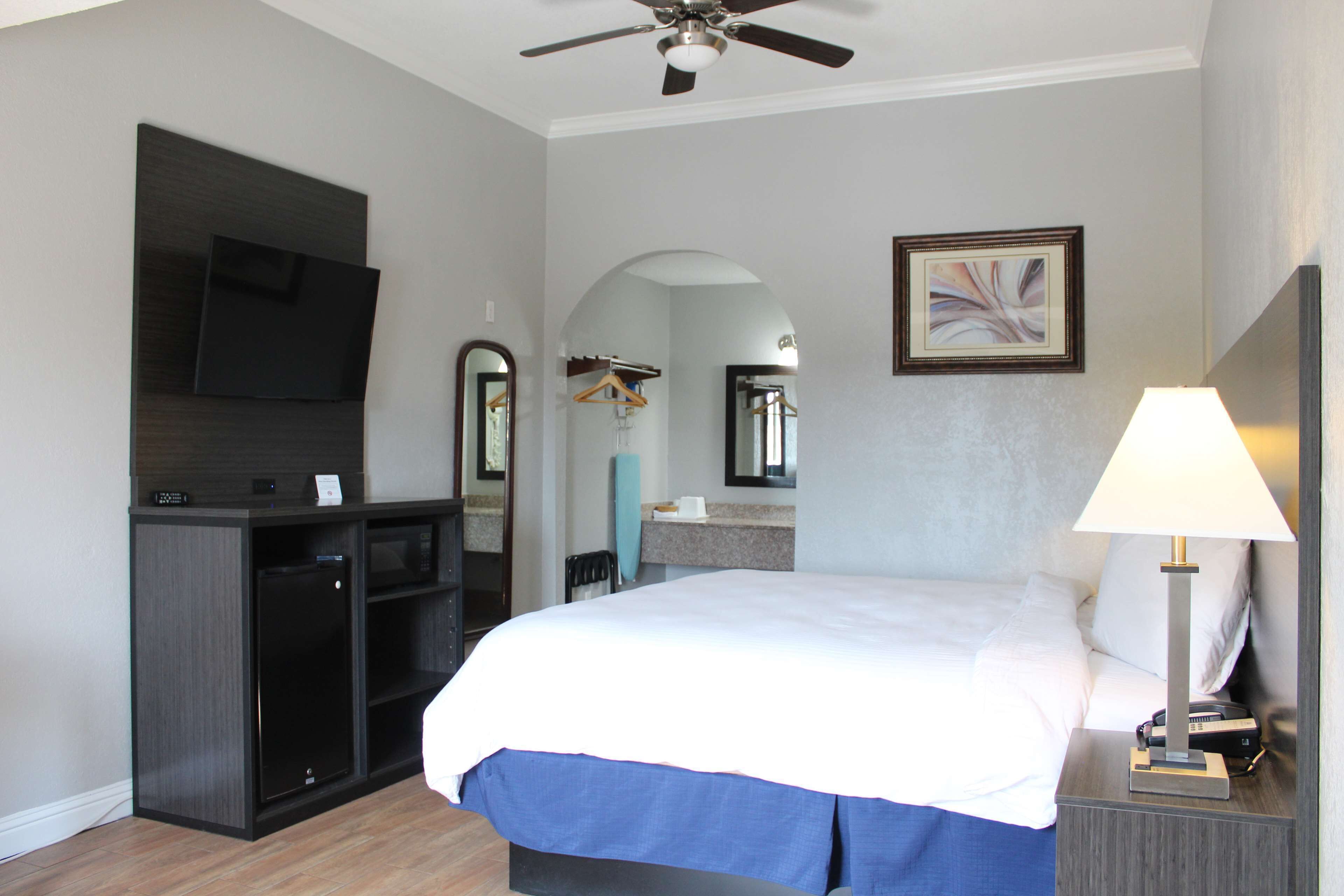 Photo - Americas Best Value Inn Medical Center Downtown