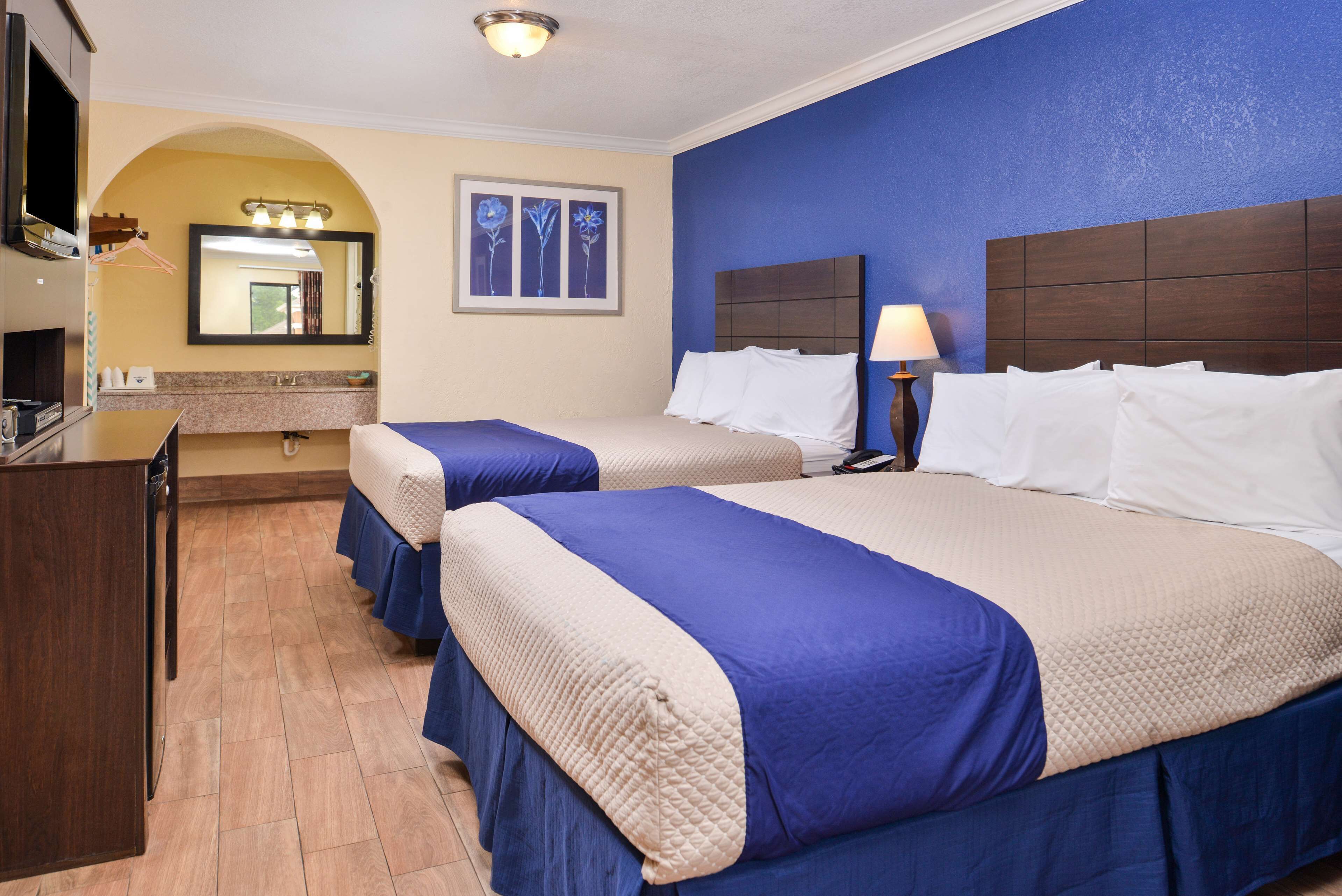 Photo - Americas Best Value Inn Medical Center Downtown