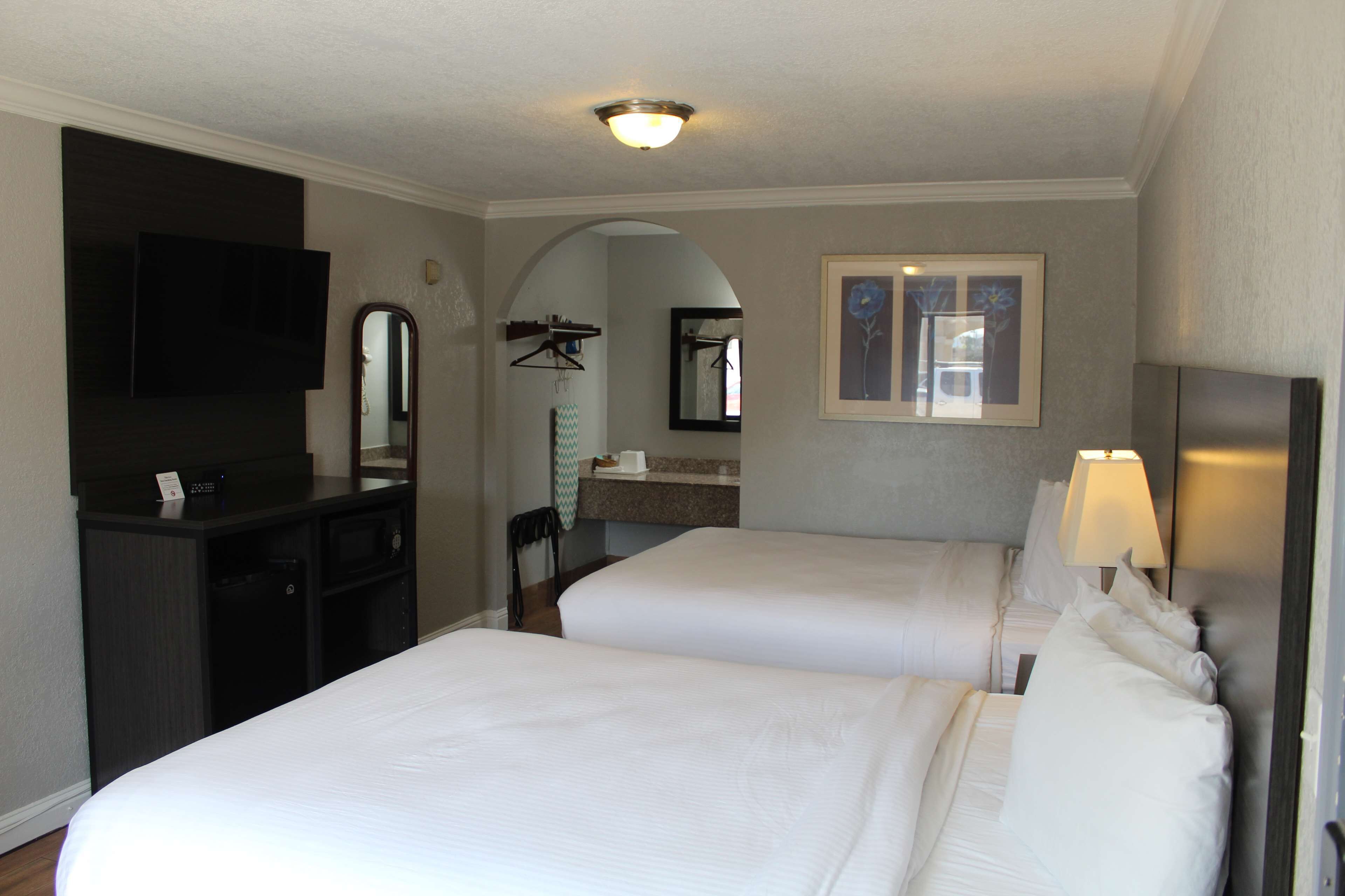 Photo - Americas Best Value Inn Medical Center Downtown