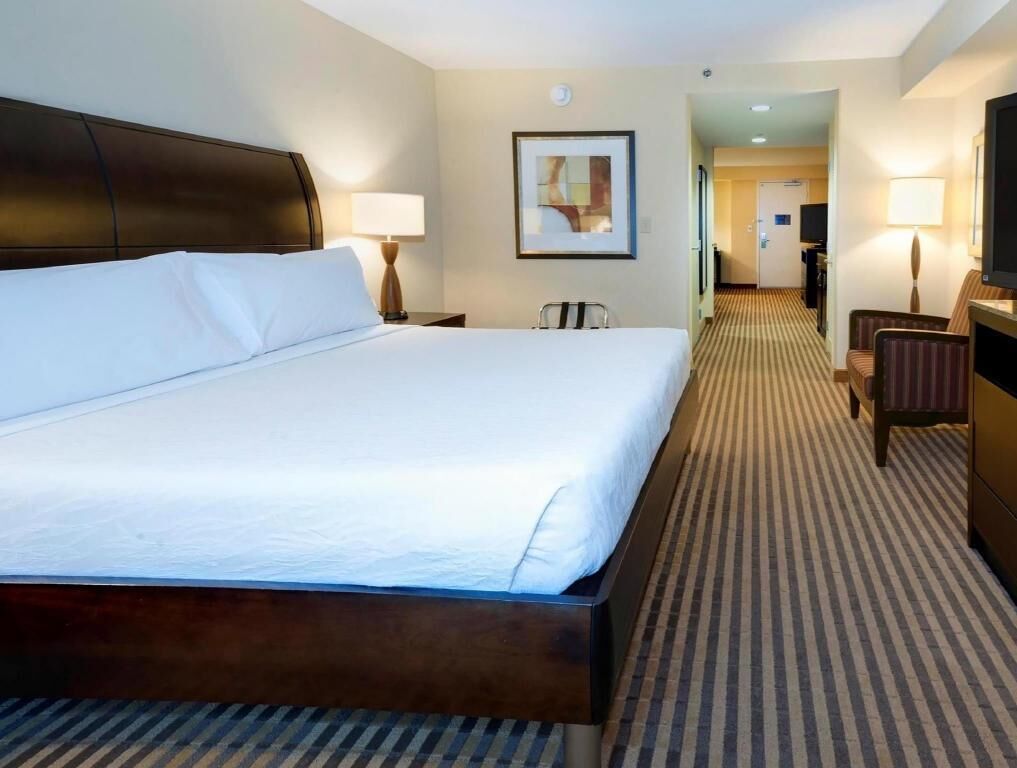 Premium bedding, Select Comfort beds, in-room safe, desk
