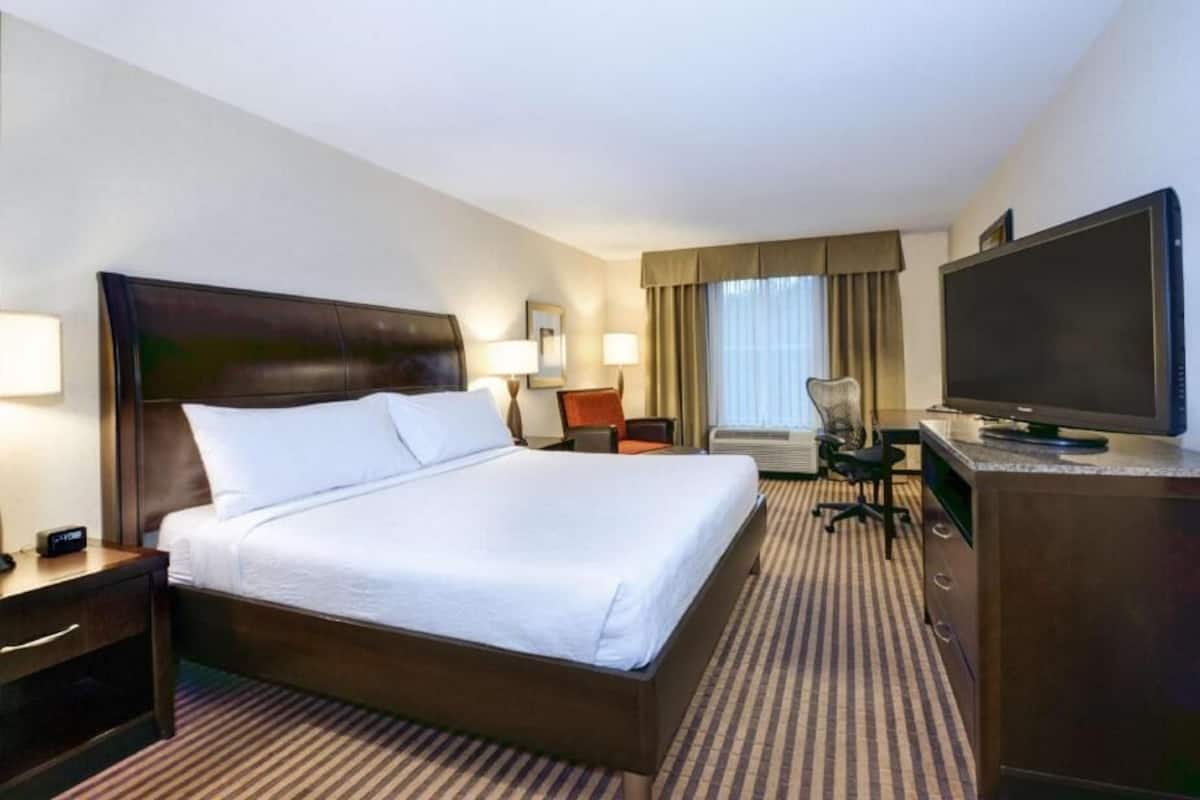 Premium bedding, Select Comfort beds, in-room safe, desk