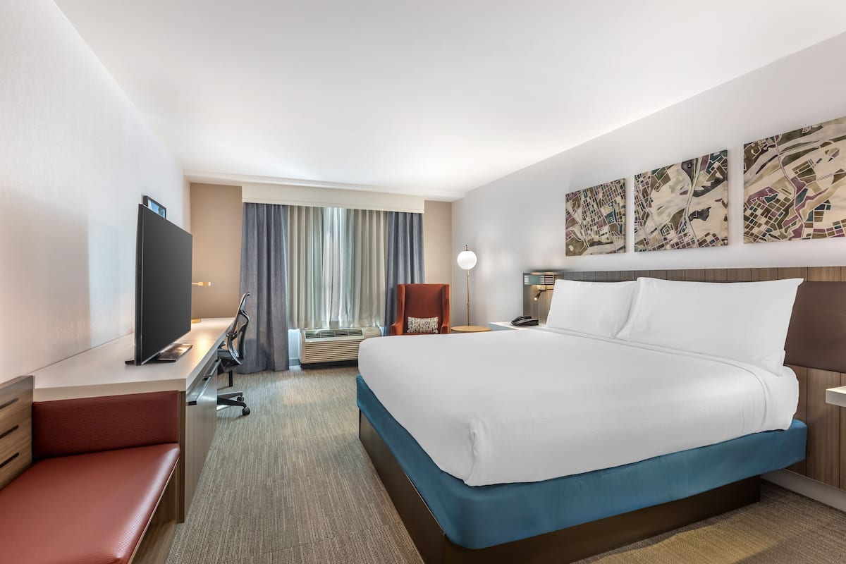 Habitación, 1 cama King size, con acceso para personas discapacitadas, tina (Mobility & Hearing) | Ropa de cama de alta calidad y camas Select Comfort