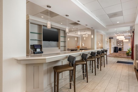 Bar (on property). Hilton Garden Inn Columbia Northeast