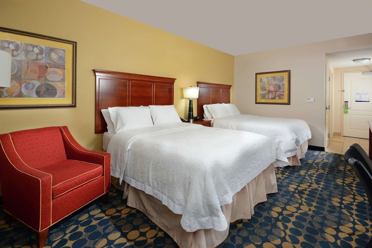 Premium bedding, in-room safe, desk, blackout drapes