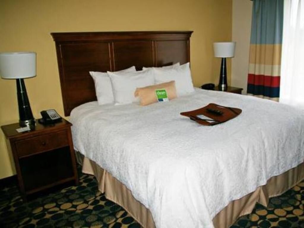 Premium bedding, in-room safe, desk, blackout curtains