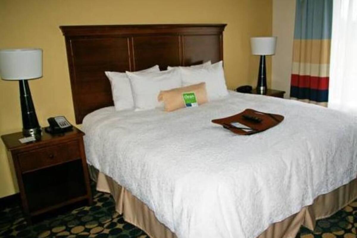 Premium bedding, in-room safe, desk, blackout drapes