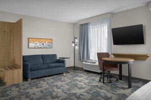 สตูดิโอ, เตียงคิงไซส์ 1 เตียง (Mobility & Hearing, Roll-in Shower) | เครื่องนอนระดับพรีเมียม, ตู้นิรภัยในห้องพัก, โต๊ะทำงาน, ผ้าม่านกันแสง