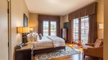 Standard Room, 1 King Bed (5)