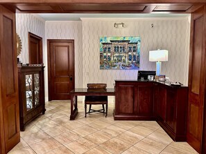 Check-in/check-out kiosk - The Bleckley Inn (Anderson)