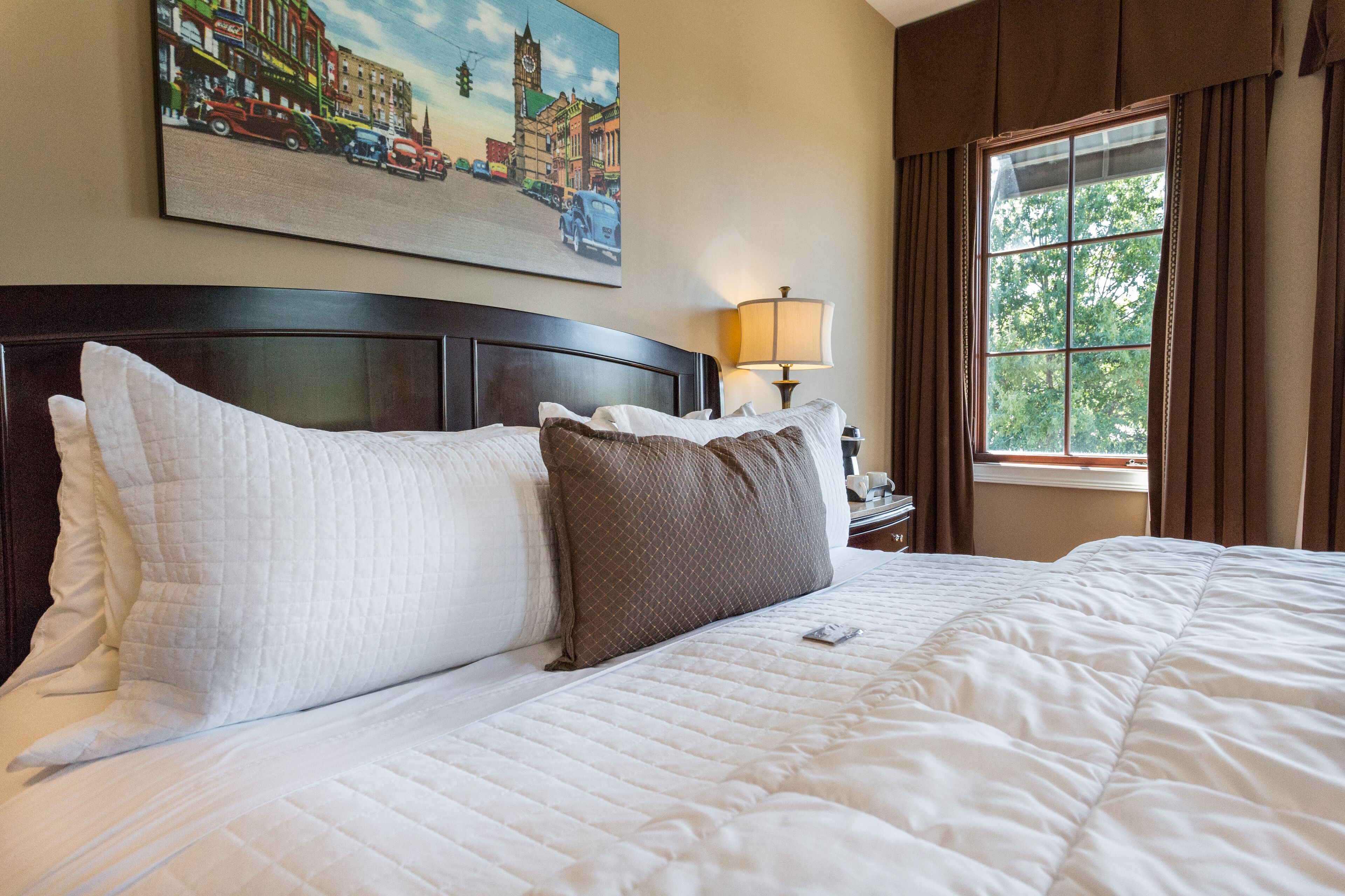 standard room, 1 king bed (1) | premium bedding, memory-foam beds, desk, blackout curtains