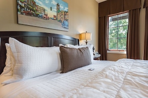 Standard Room, 1 King Bed (1)