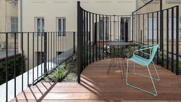 Deluxe Room, 1 Queen Bed, Non Smoking, Terrace (Twin bed on request) | Premium bedding, minibar, in-room safe, individually decorated