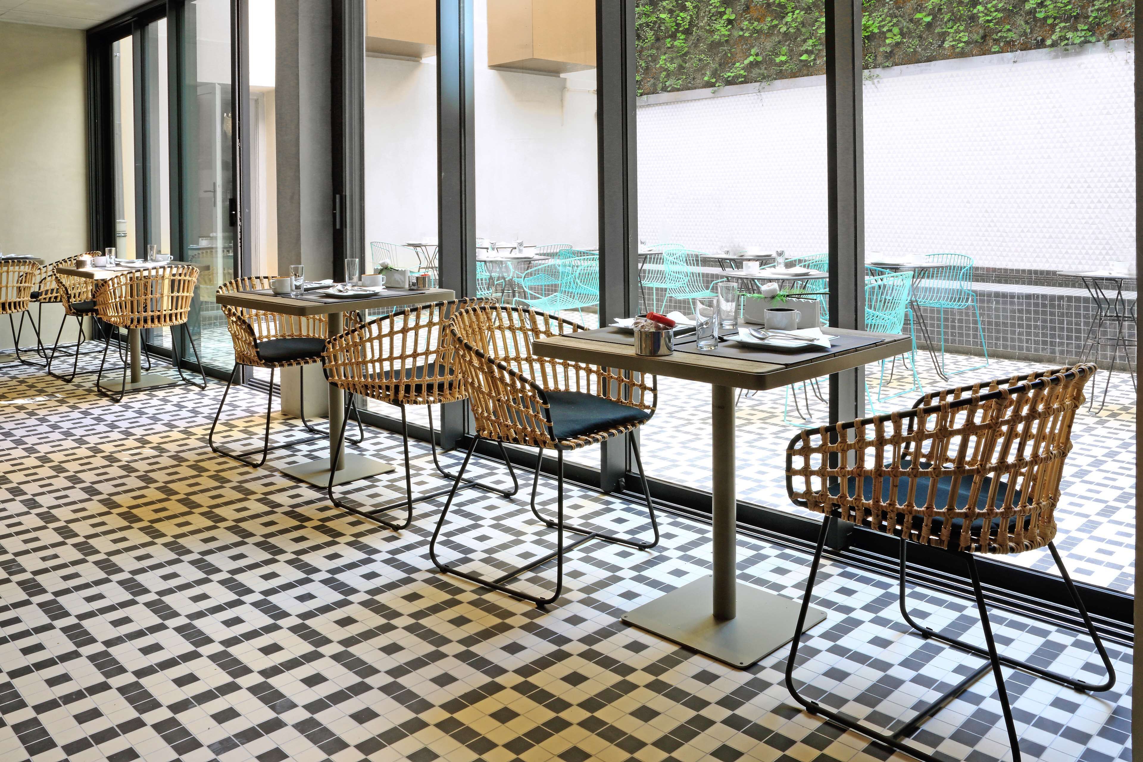 daily buffet breakfast (eur 19 per person)